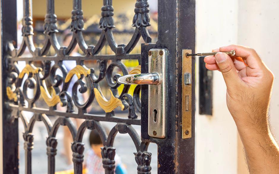 changer serrure porte d'entrée 3 points Nangis
